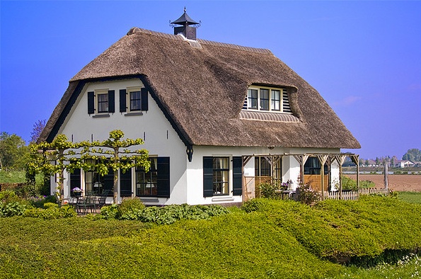 Selecting the Best Dutch Cottage for Maximum Relaxation Dutch Cottage