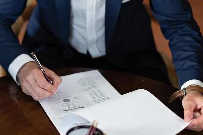Limited Company vs Personal Name: How Should UK Landlords Own Buy-to-Let Property?
