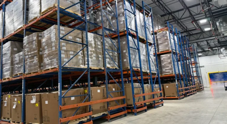 10 Questions Every US Operations Manager Should Ask Before Hiring a Pallet Management Service